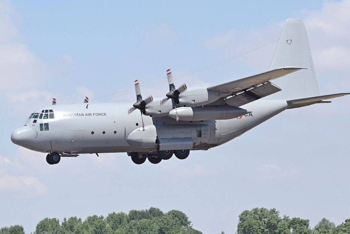 Lockheed C-130K Hercules plane of the Austrian Air Force arrives at RIAT Fairford on 12July 2018 [Wikipedia]