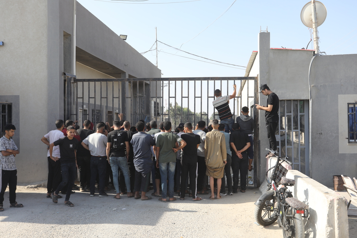 Thousands of Palestinian workers deported by Israel return to the Gaza Strip in Rafah, Gaza on November 03, 2023. [Abed Rahim Khatib - Anadolu Agency]