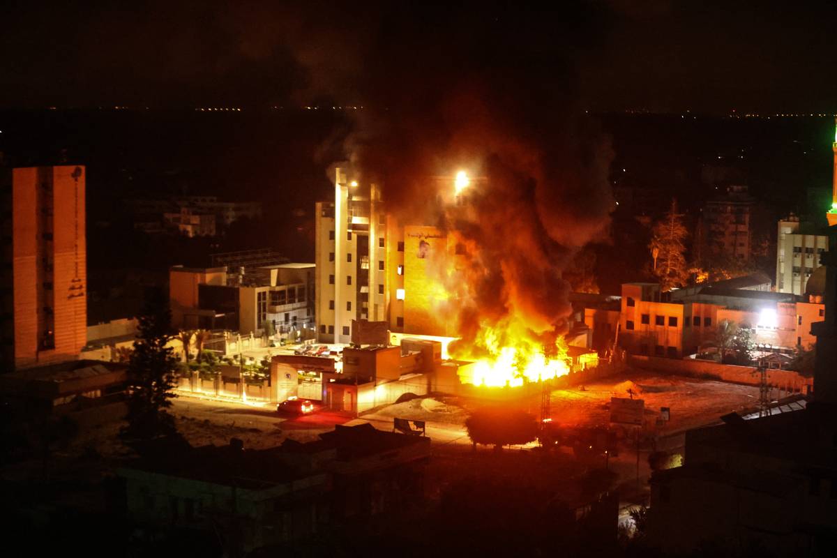 A fire break out after Israeli attacks on the electricity generator of al-Wafa Rehabilitation hospital as Israeli airstrikes continue on its 29th day in Gaza City, Gaza on November 04, 2023 [Ali Jadallah - Anadolu Agency]