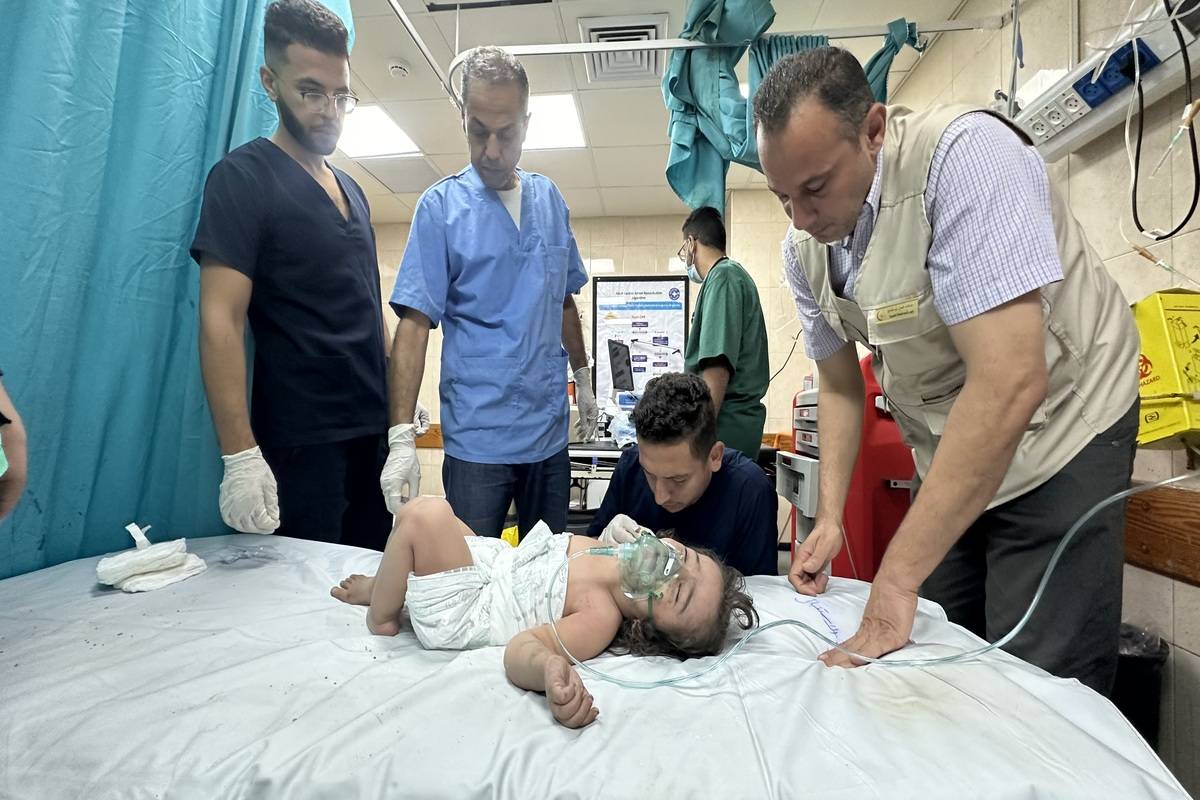 Injured children are brought to the Al-Aqsa hospital after Israeli attacks in Deir Al-Balah, Gaza on November 7, 2023. [Doaa Albaz - Anadolu Agency]
