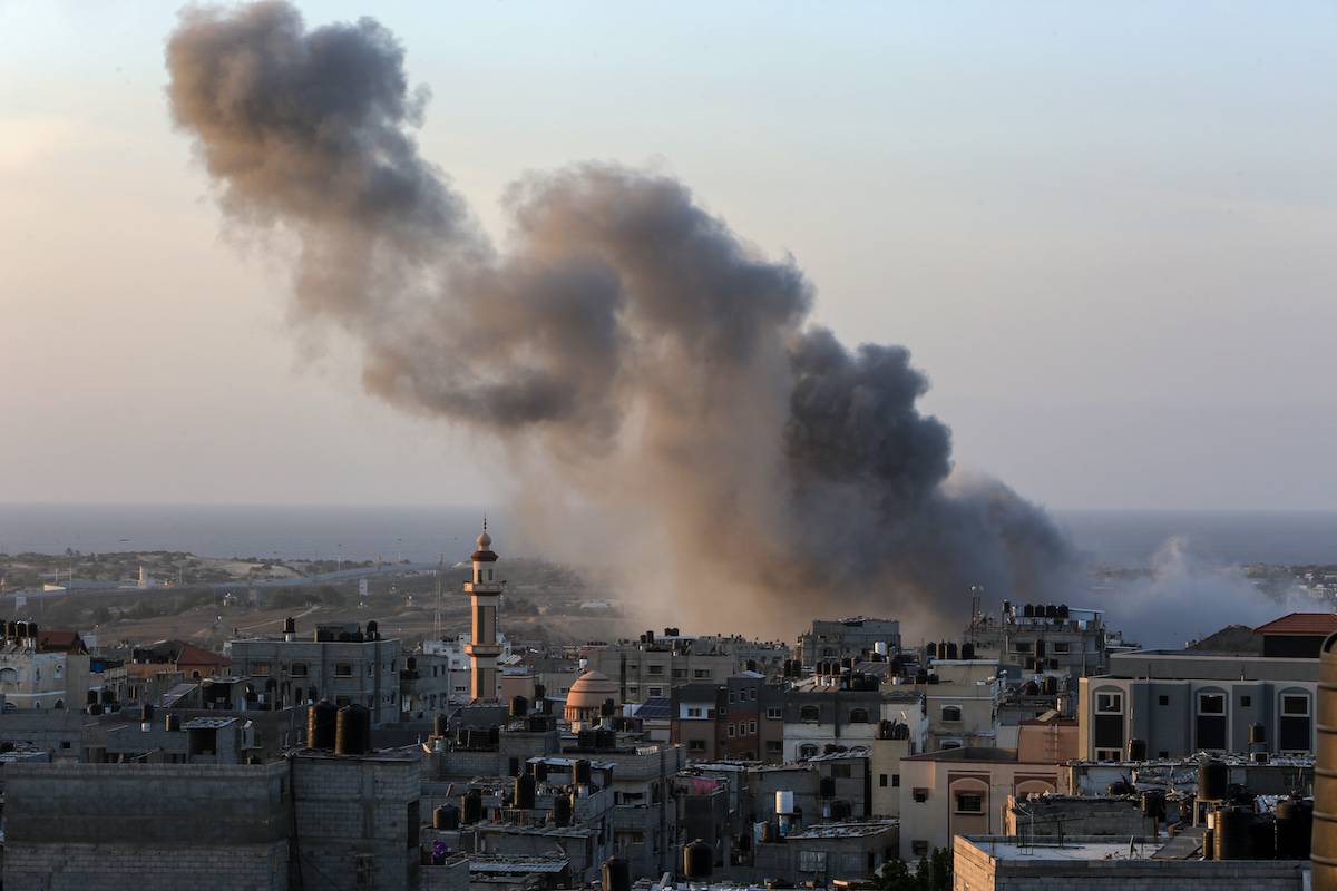 Smoke rises as the Israeli attacks continue on its 34th day in Rafah, Gaza on November 9, 2023. [Abed Rahim Khatib - Anadolu Agency]