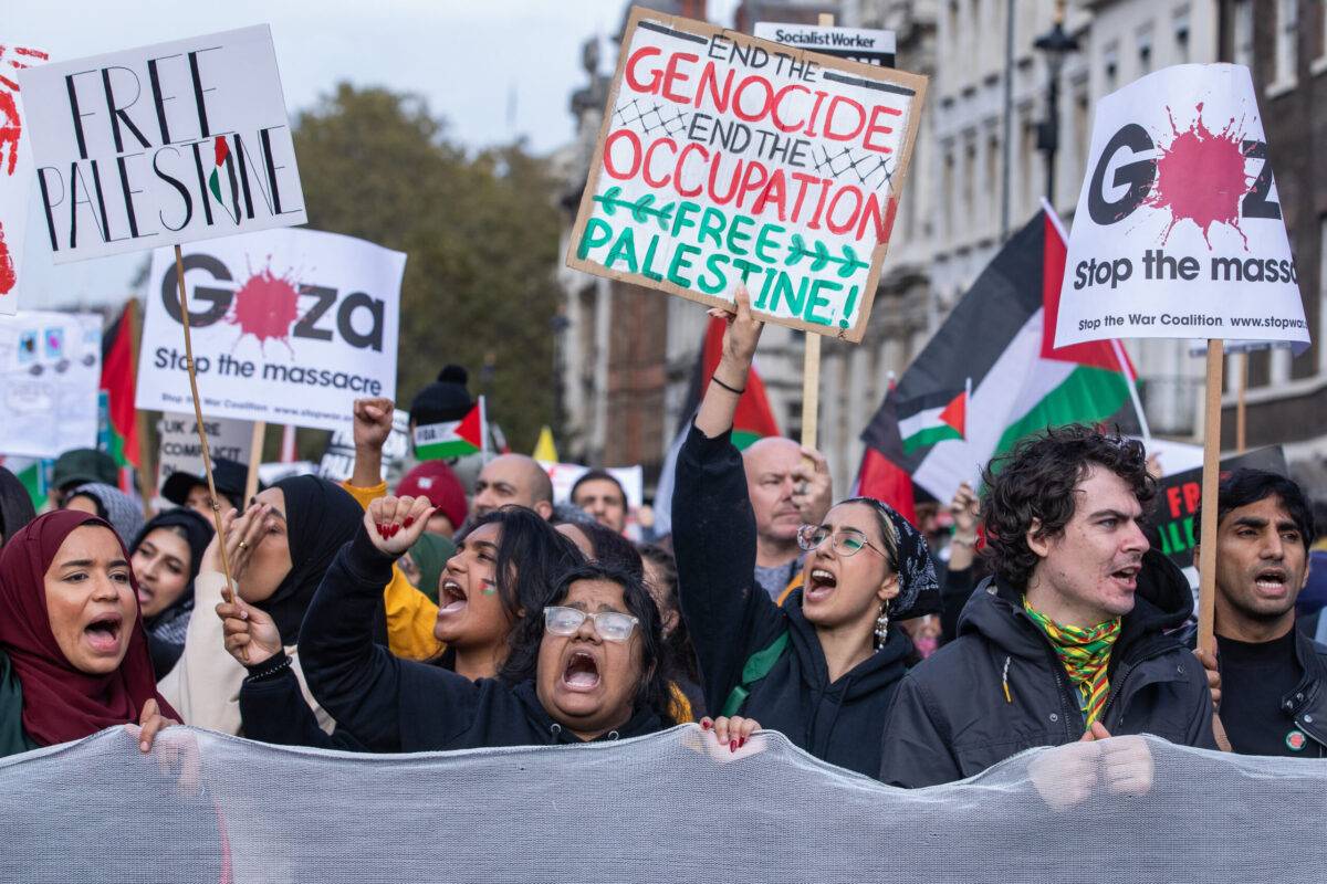 Pro-Palestinian protesters march through central London to call for an immediate ceasefire in Gaza in London, United Kingdom on 28th October 2023 [Mark Kerrison/In Pictures via Getty Images]