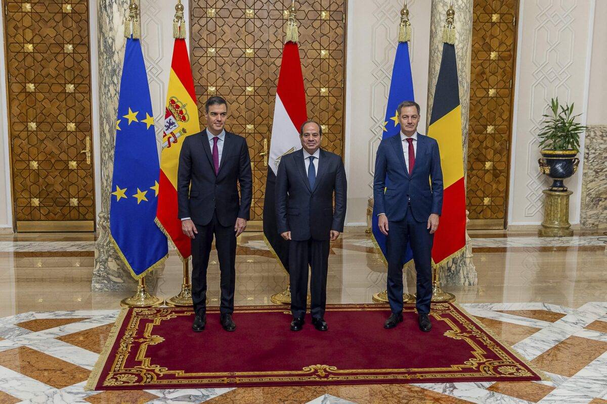 Prime Minister of Spain Pedro Sanchez, Egypt's president Abdul Fatah El-Sisi and Prime Minister Alexander De Croo pictured during a visit of both Belgian and Spanish Prime Ministers (incoming and outgoing presidency of Europe) to Egypt, in Cairo, on 24 November 2023 [POOL SERCH CARRIERE/BELGA MAG/AFP via Getty Images]