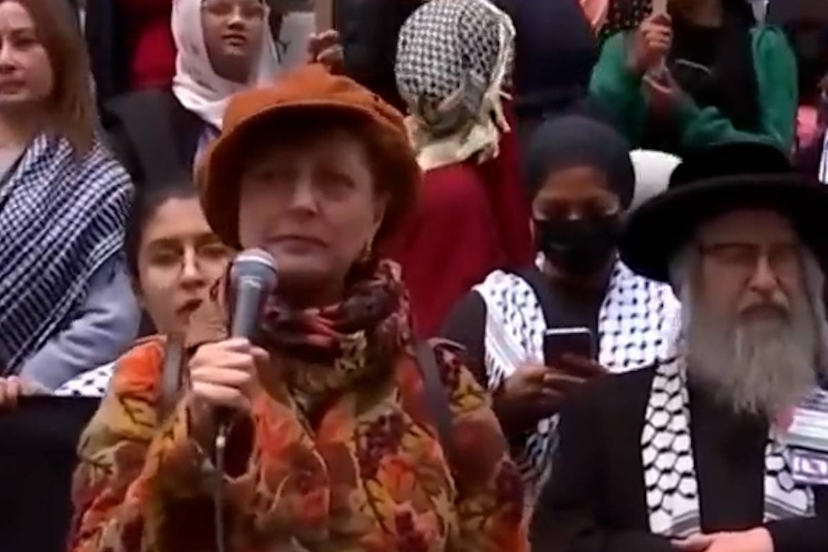 Oscar-Winner Susan Sarandon urges ceasefire, decries Gaza tragedy – Middle  East Monitor
