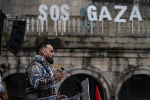 Hundreds of people gather to make a giant human Palestinian flag mosaic as they stage a demonstration in support of Palestinians and condemn the Israeli attacks on Gaza, in Gernika, Spain on December 8, 2023 [Javi Julio/Anadolu Agency )