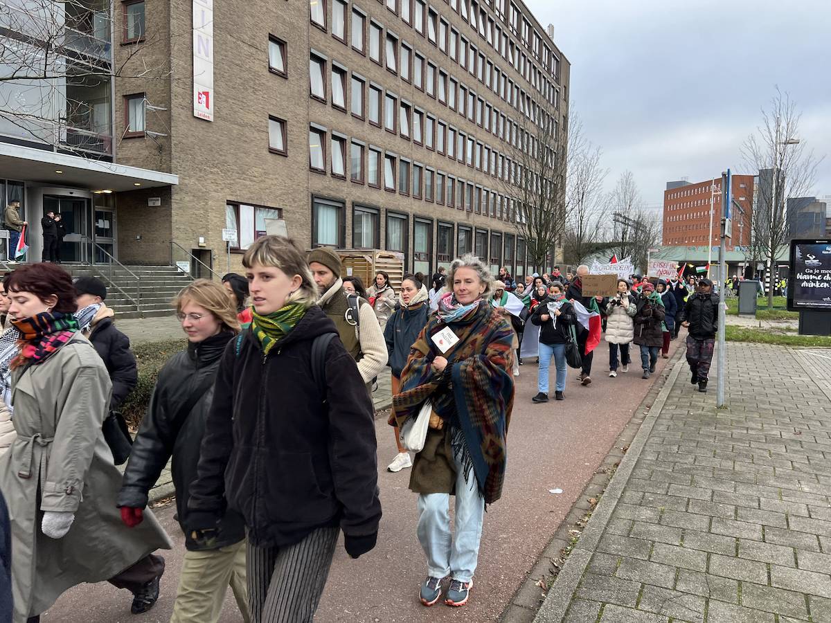 People march to the International Criminal Court using a 21-kilometer route as they stage a demonstration in support of Palestinians in Leiden, Netherlands on December 17, 2023. [ Selman Aksünger - Anadolu Agency]