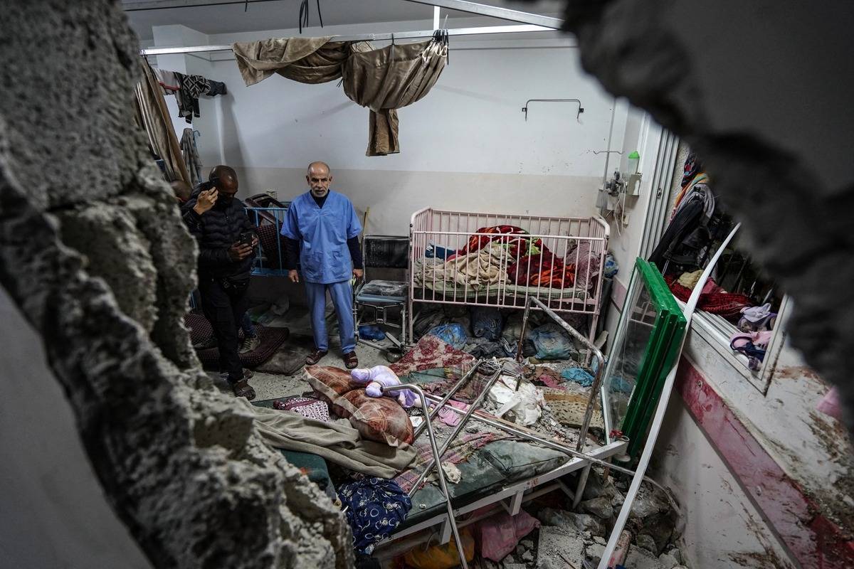 A view of damage after Israeli army hit the pediatric department of Nasser Hospital in Gaza's Khan Younis city on December 17, 2023. [Belal Khaled - Anadolu Agency]