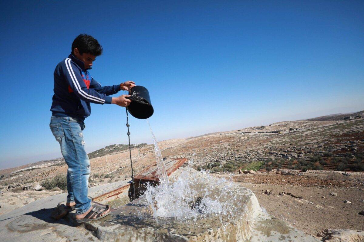 Fleeing Israel bulldozers, Palestinians resort to caves