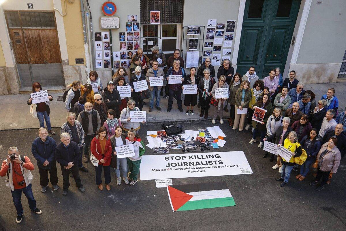 Concentration Of The Unio De Periodistes Valencians For The Journalists Killed In The Gaza War.