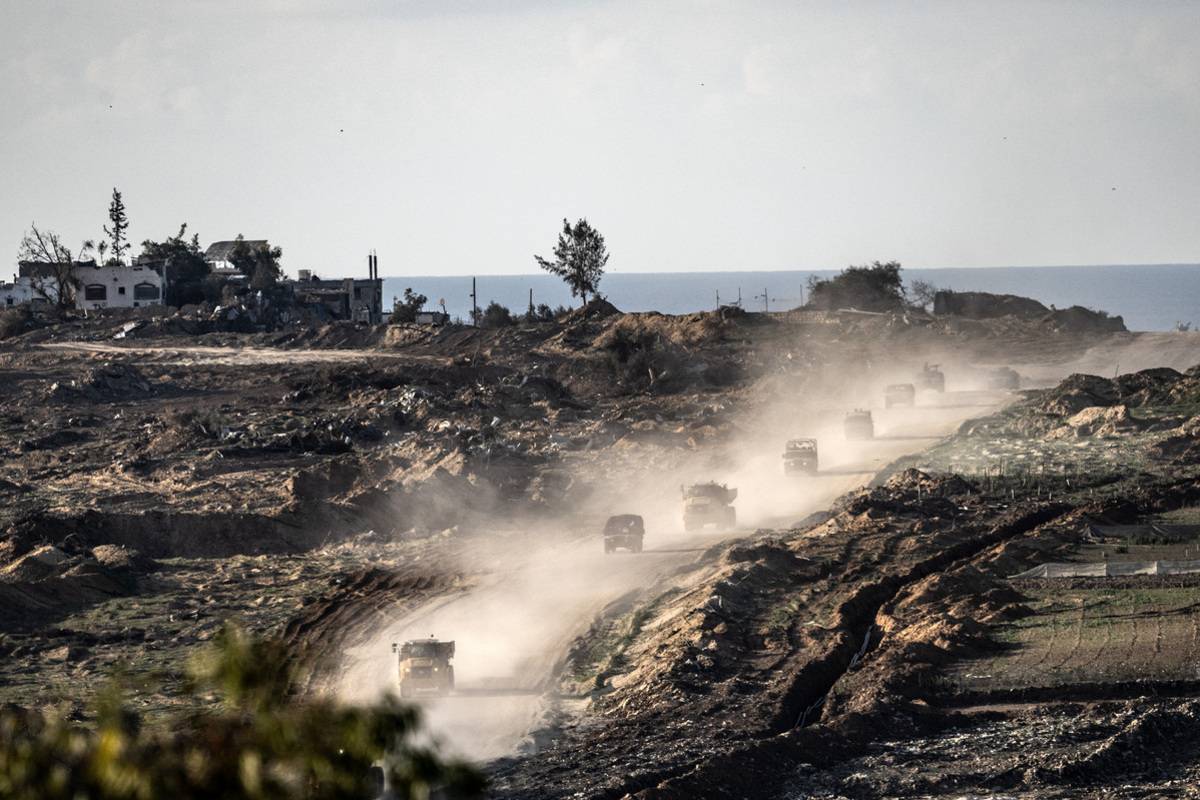 Intense Israeli army activity in Gaza seen from Kibbutz Be'eri as Israeli attacks continue in Be'eri, Israel on January 04, 2024 [Mostafa Alkharouf - Anadolu Agency]