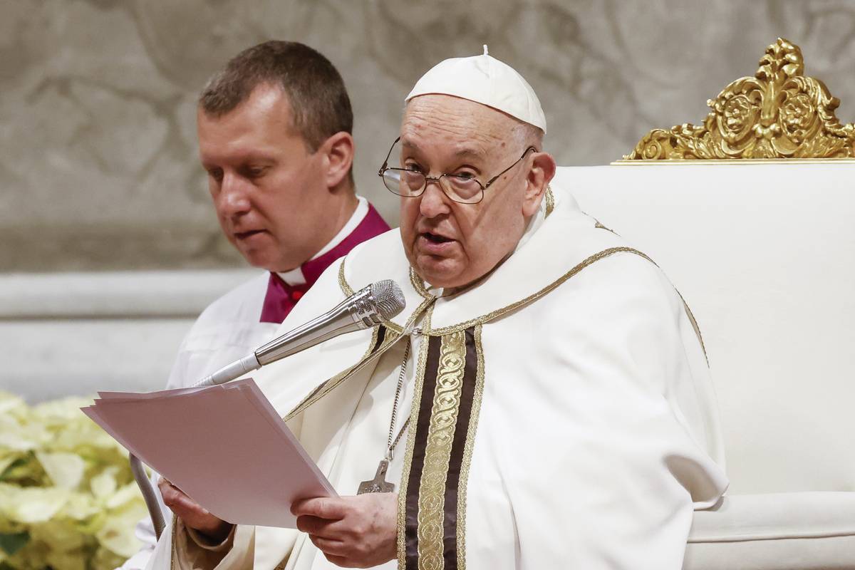 Pope Francis celebrates a mass for the Epiphany in St. Peter's Basilica in the Vatican City, Vatican on January 06, 2024. [Riccardo De Luca - Anadolu Agency]