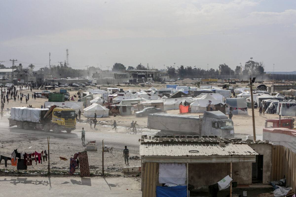 Aid trucks carrying medicine and humanitarian aid to civilians in Gaza enter through the Karm Abu Salem commercial crossing as part of the agreement between Israel and Hamas in Gaza City, Gaza on January 17, 2024 [Abed Rahim Khatib/Anadolu Agency]