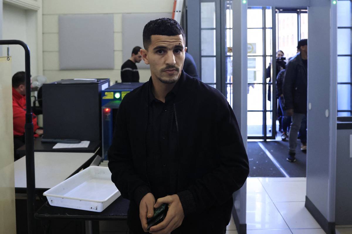 Nice's Algerian defender Youcef Atal arrives at Nice courthouse, southern France, for his trial for incitement to hatred, on December 18, 2023. [Photo by VALERY HACHE/AFP via Getty Images]