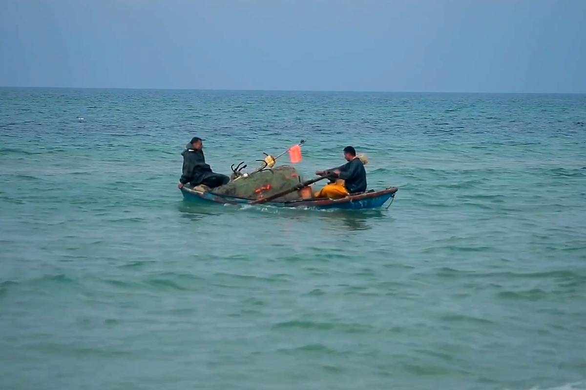 Dispatch from Gaza: Fishermen risk their lives for food amidst ongoing Israeli onslaught