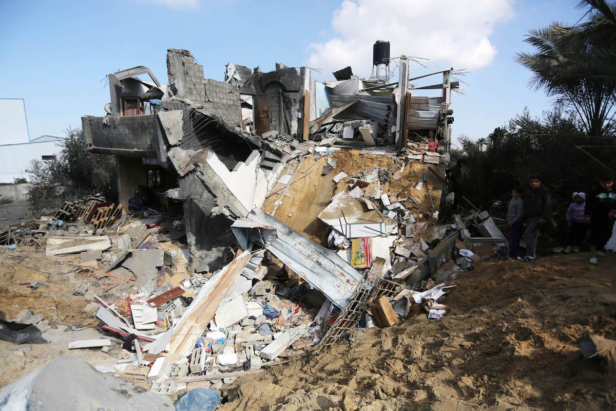 A general view of a destroyed family building, belonged to the Palestinian Bahit family, following the Israeli attacks in Deir al-Balah, Gaza on February 7, 2024. [Ashraf Amra - Anadolu Agency]