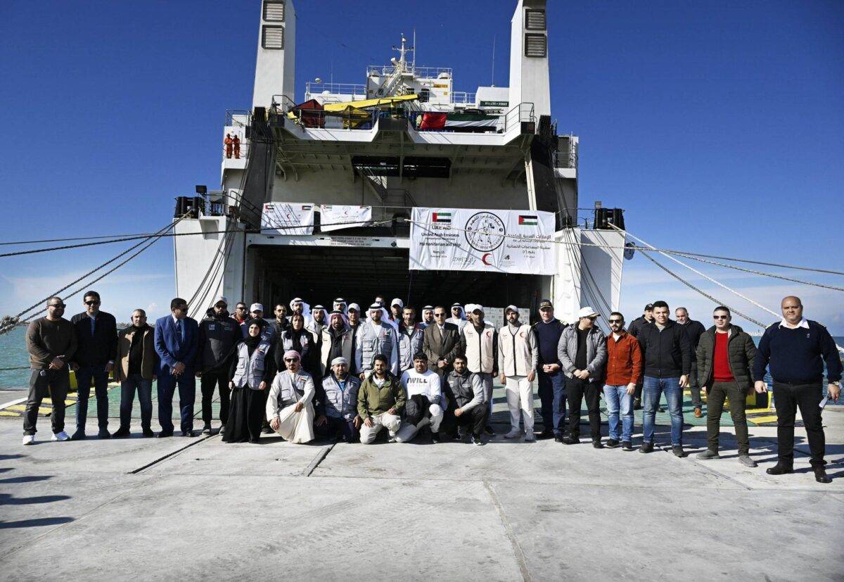 An Emirati aid ship arrives at the port of El-Arish on February 17, carrying 4,544 tons of humanitarian supplies [emiratesrc/Twitter]