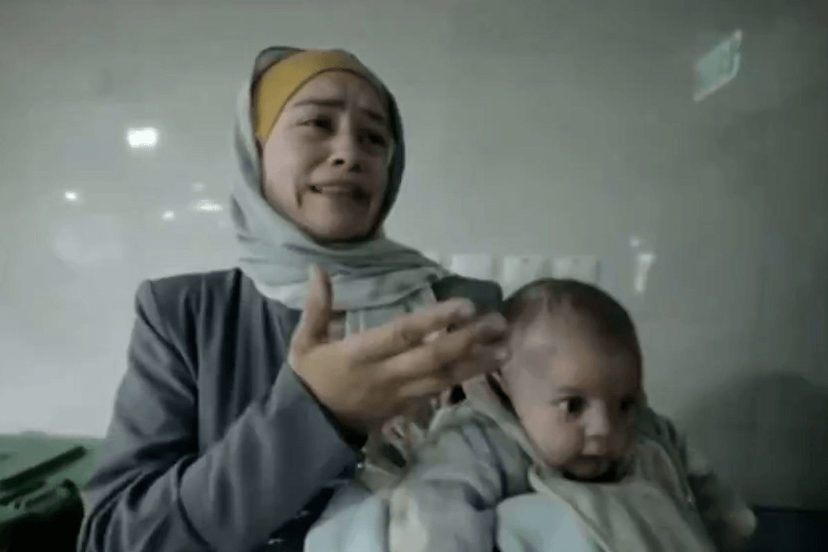 Displaced Gazan mother desperately pleads to feed her baby