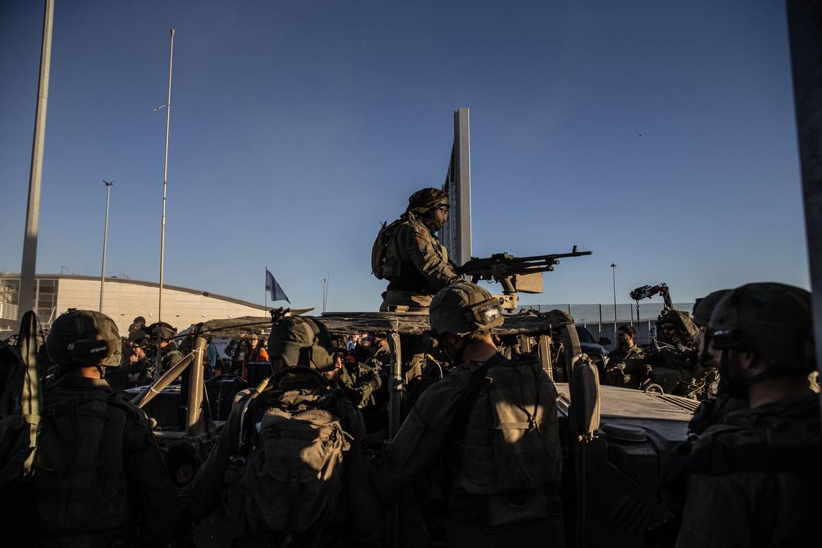 Israeli soldiers are deployed at Erez border with heavy weapons and military vehicles in Erez, Israel on February 29, 2024. [Mostafa Alkharouf - Anadolu Agency]