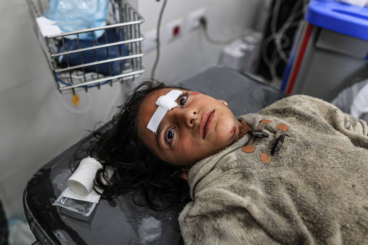 An injured Palestinian child is brought to Kuwait Hospital for treatment aftermath of Israeli attacks near UAE Maternity Hospital in Rafah, Gaza on March 02, 2024. [Jehad Alshrafi - Anadolu Agency]