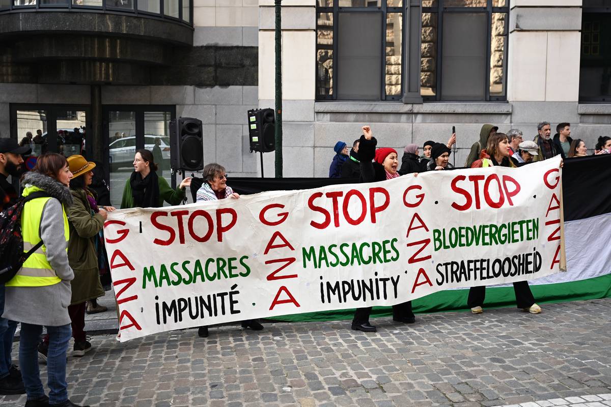 Hundreds of people gather in front of the Federal Public Service of Foreign Affairs building with banners to protest against the Israeli attacks on Gaza in Brussels, Belgium on March 06, 2024. [Dursun Aydemir - Anadolu Agency]