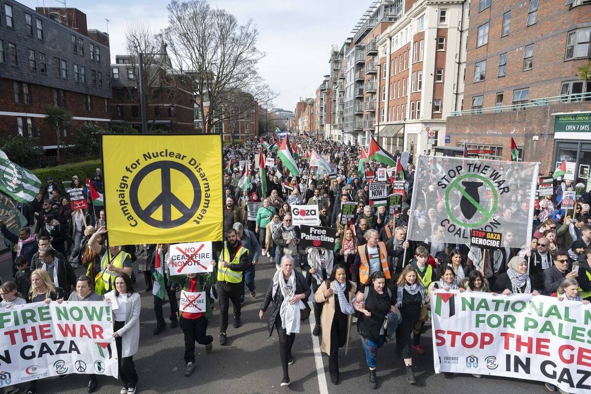 Thousands people march from Hyde Park to US Embassy in London to demand an immediate ceasefire in Gaza and to show solidarity with the Palestinian people in United Kingdom on March 09, 2024. [Raşid Necati Aslım - Anadolu Agency]