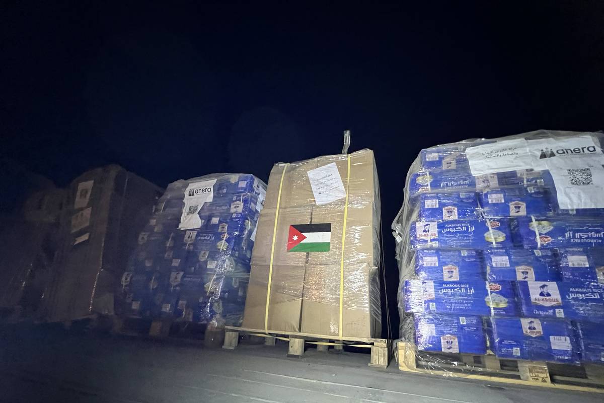 The second batch of humanitarian aid convoys for Palestinians arrive at UNRWA warehouse in Jabalia, Gaza on March 17, 2024. [Ramzi Mahmud - Anadolu Agency]