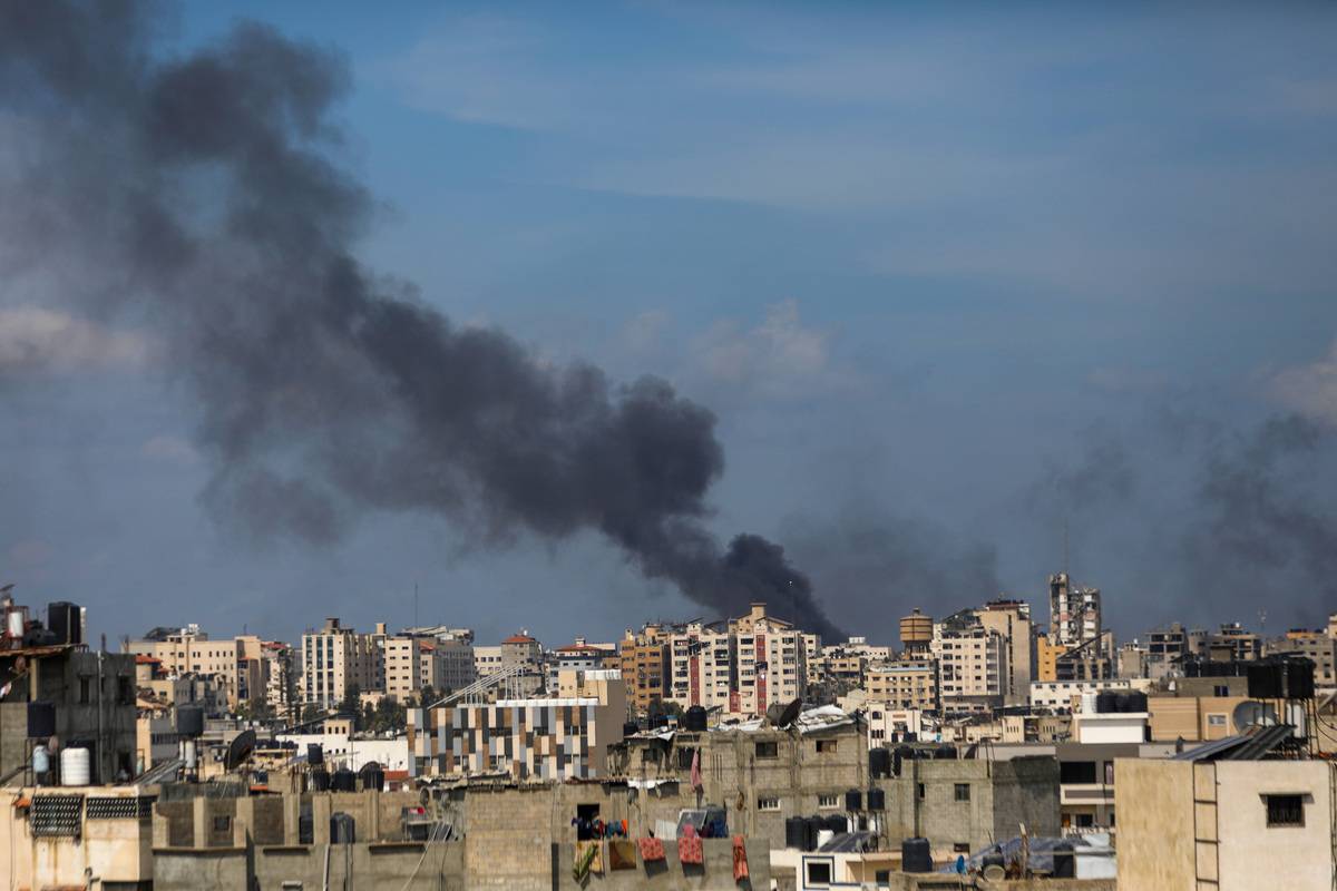 Smoke rises over the residential areas following the Israeli attacks as Israel's air, land and sea attacks continue on the Gaza Strip on March 24, 2024 in Gaza City, Gaza. [Dawoud Abo Alkas - Anadolu Agency]