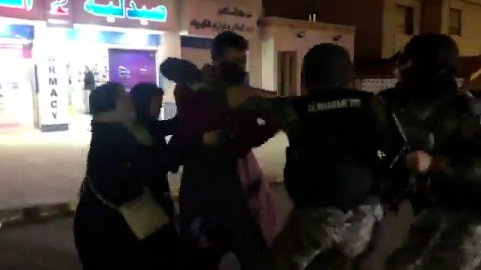 Jordanian women prevent arrest of pro-Palestinian protester in Amman