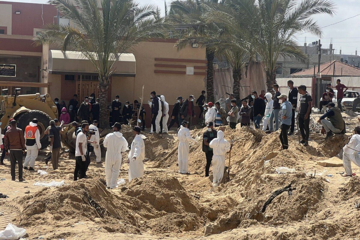 Civil Defence teams uncovers bodies buried in mass grave at Nasser Hospital in Khan Yunis, Gaza on April 21, 2024 [Anas Zeyad Fteha - Anadolu Agency]