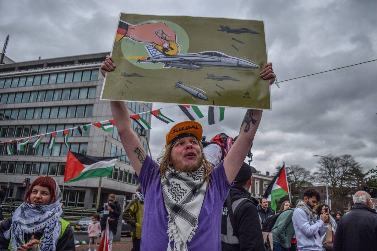 Pro-Palestinian protest in front of International Court of Justice