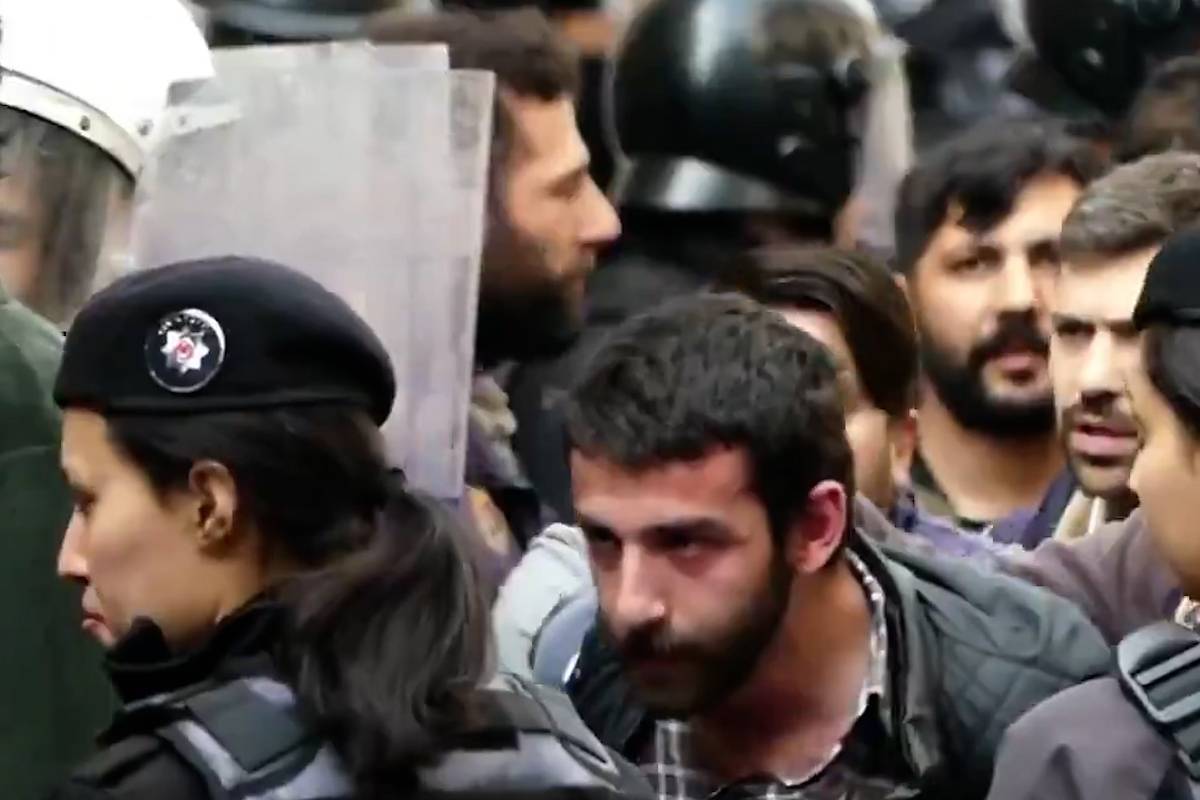 A video shows Turkish police arresting demonstrators demand an end to trade with Israel