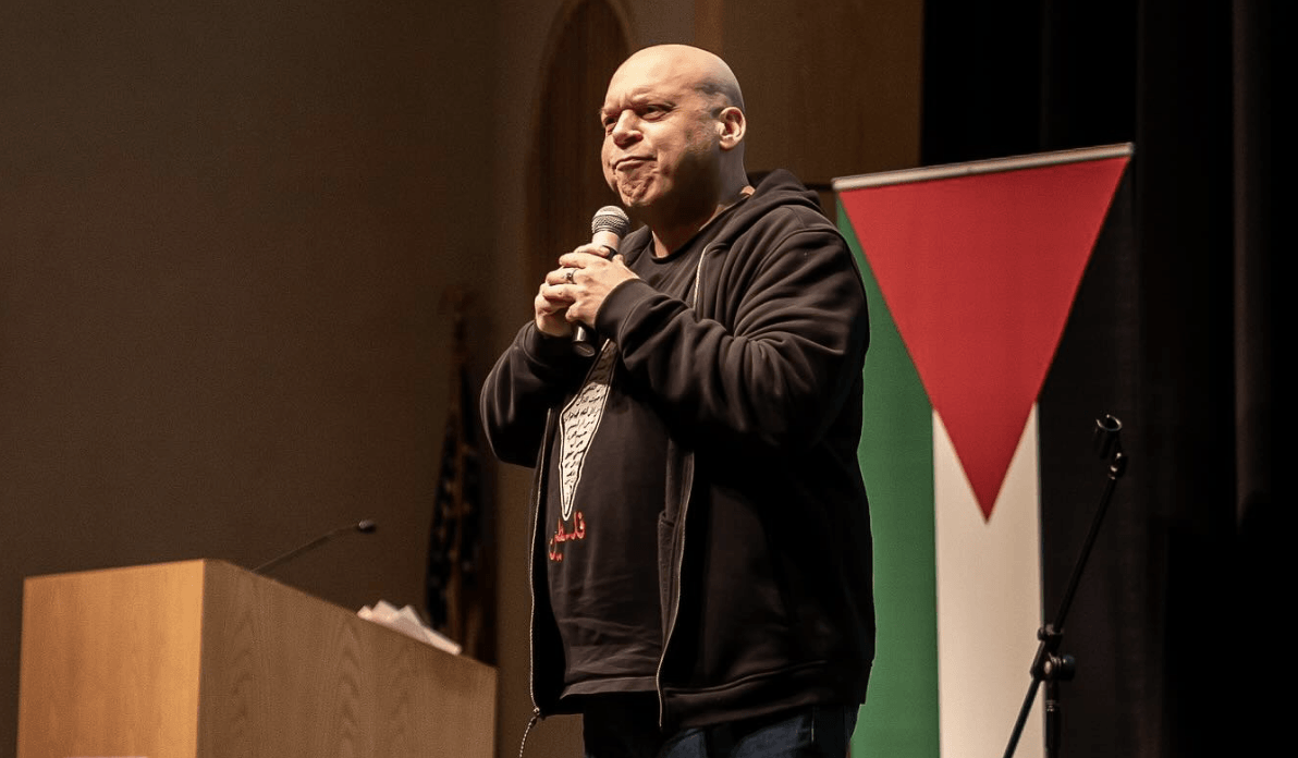 US-Palestinian stand-up comedian Amer Zahr during a show at Akron-Summit County Public Library, on 18 March 2024 [amerzahr/Instagram]