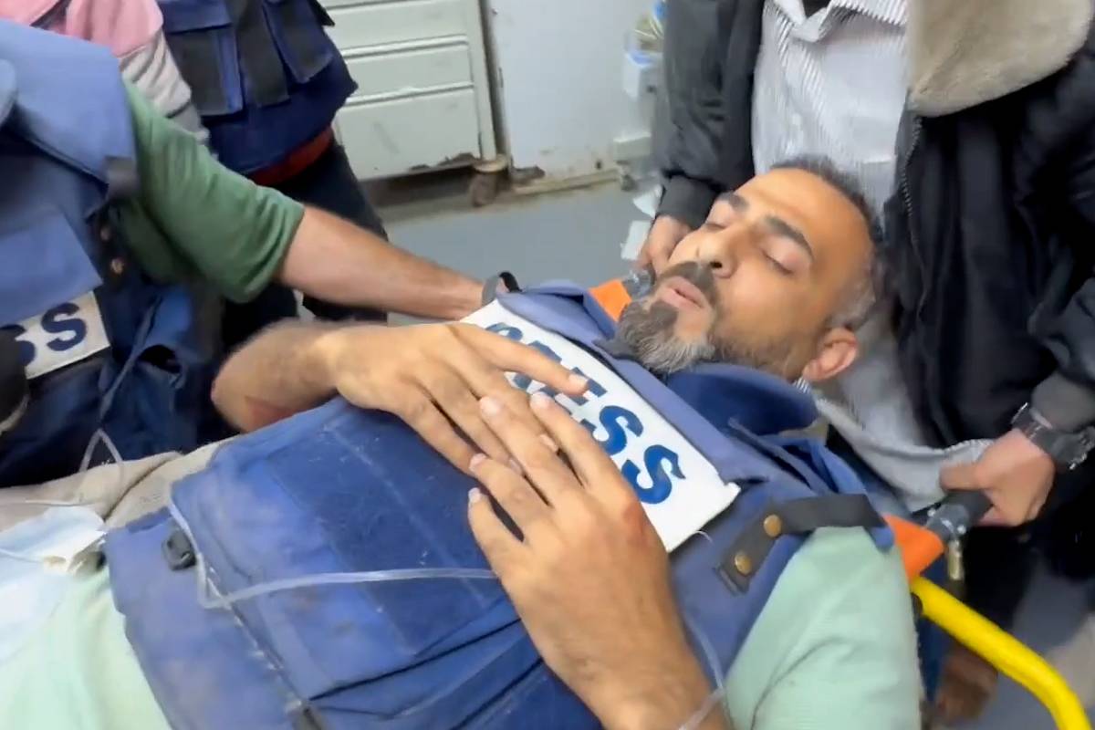 'Enough of this': Israeli tank shells TRT Arabic cameraman in Gaza
