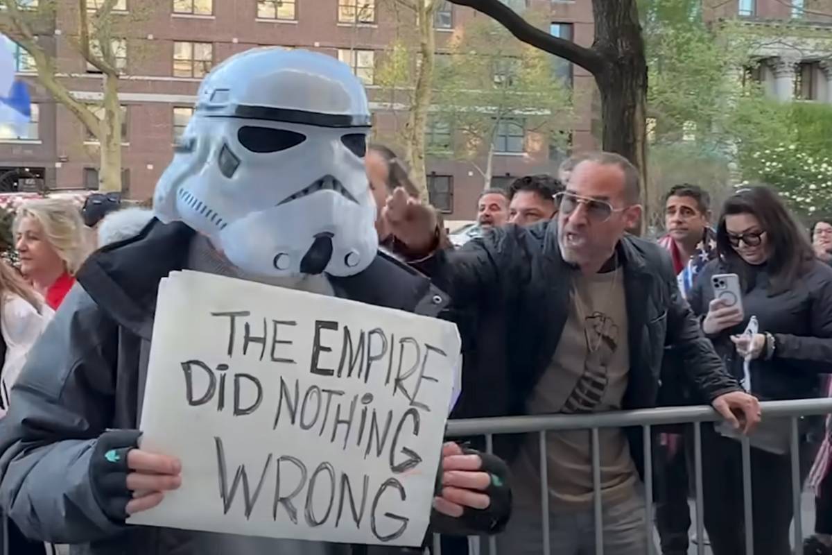 Star Wars fan enrages pro-Israel activists in New York