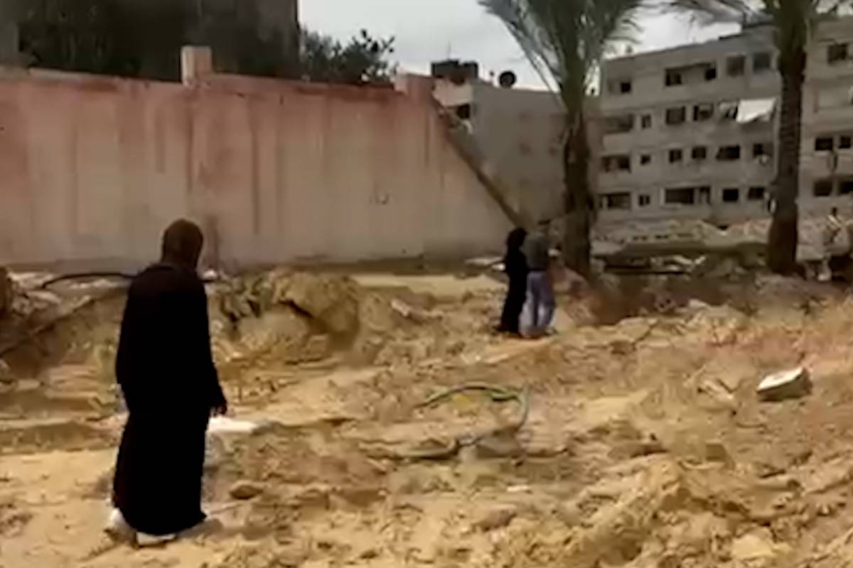 Gazans search for bodies of loved ones at Khan Yunis hospital mass grave