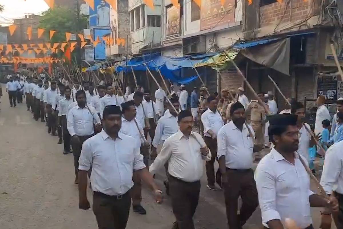 India: Hindu extremist paramilitary march in Muslim-majority city during Eid