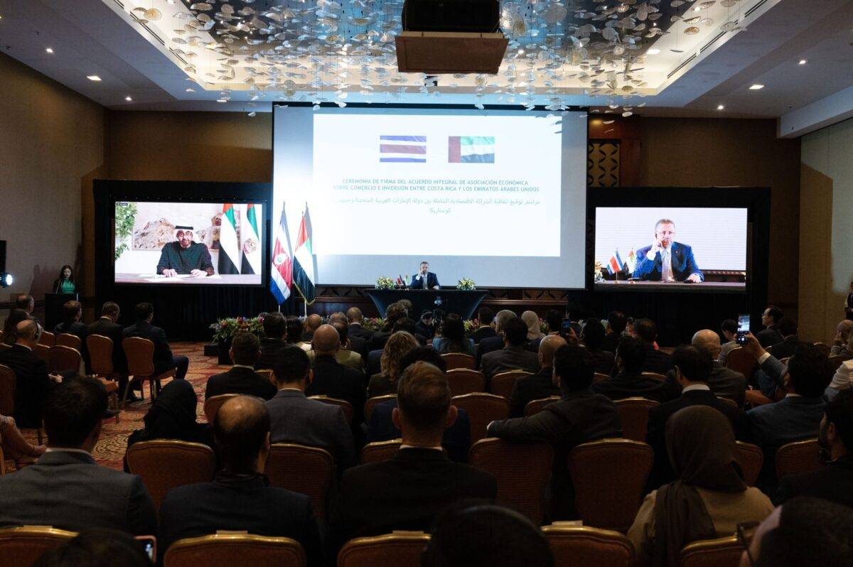 UAE President Sheikh Mohammed Bin Zayed Al Nahyan (L), and Rodrigo Chaves Robles, President of Costa Rica (R), have witnessed the signing of the UAE-Costa Rica Comprehensive Economic Partnership Agreement (CEPA) during a virtual ceremony on 17 April 2024 [WAM]