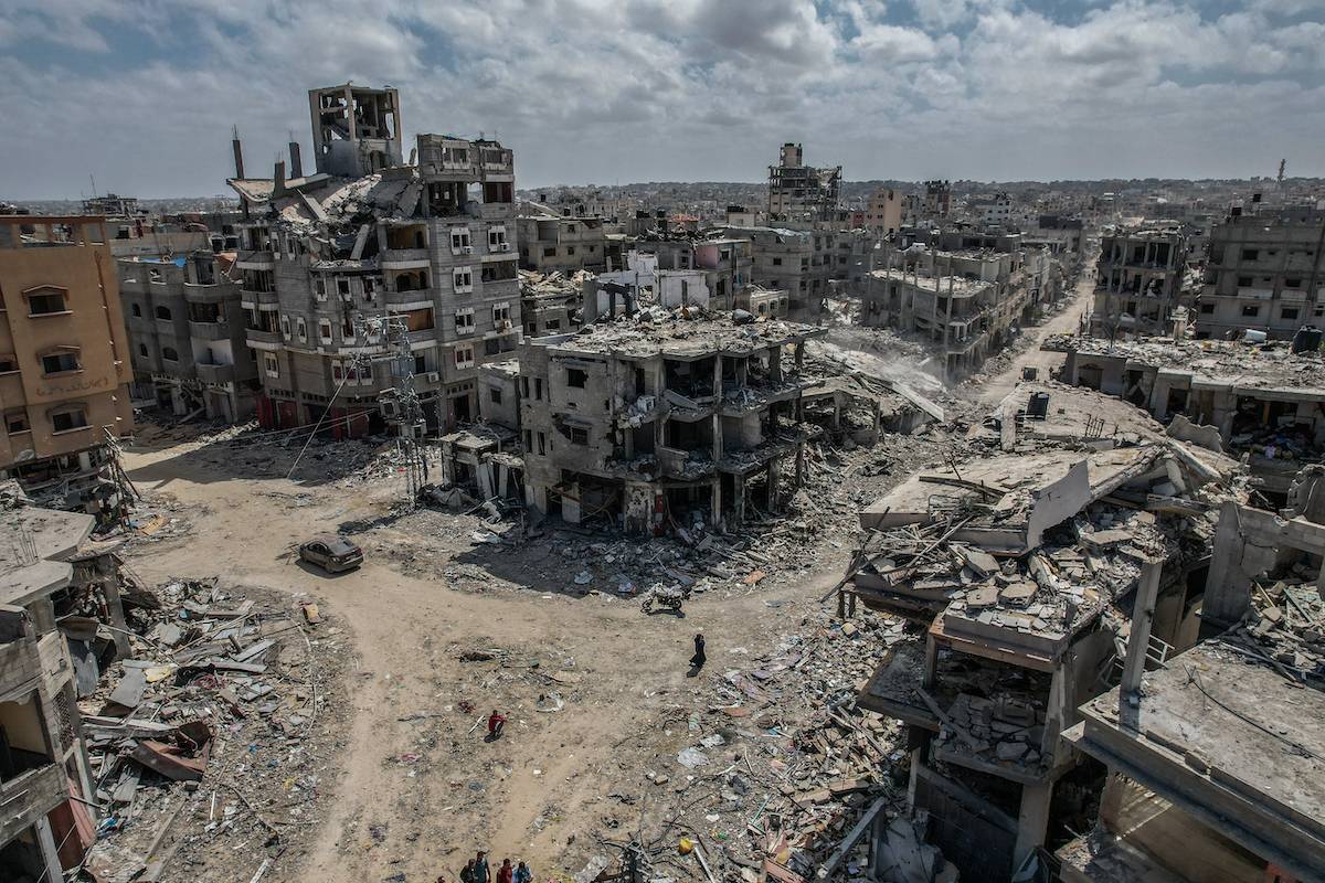 An aerial view of the heavily damaged, collapsed buildings of Khan Yunis, Gaza caused by Israeli attacks on April 21, 2024. [Jehad Alshrafi - Anadolu Agency]