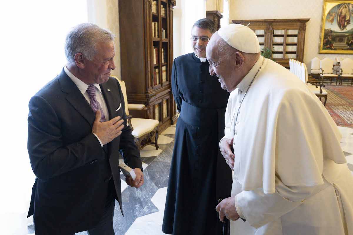 Pope Francis (R) welcomes the King of Jordan Abdullah II (L) in Vatican, on May 02, 2024. [Royal Hashemite Court (RHC) - Anadolu Agency]