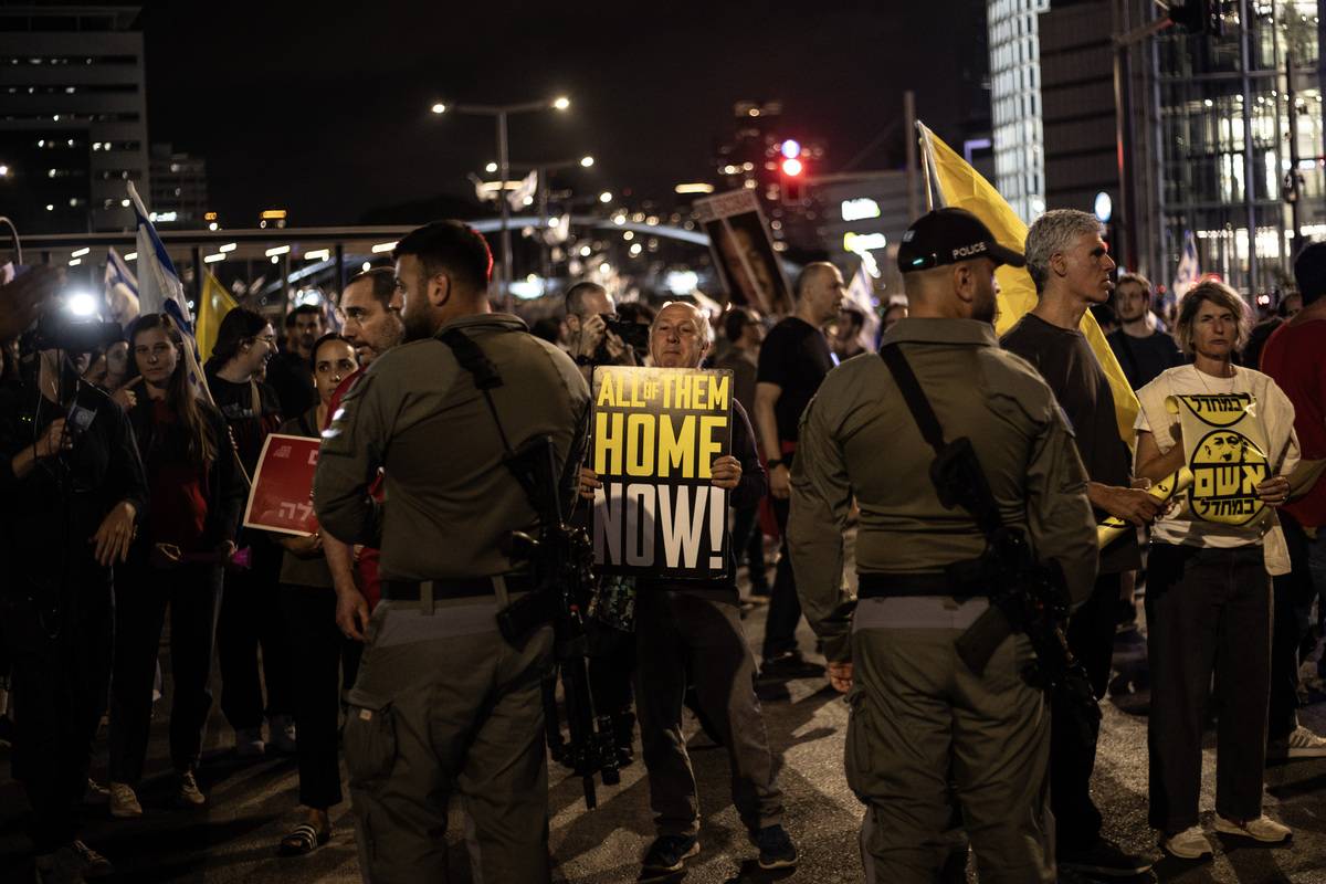 People demonstrate demanding the resignation of Prime Minister Benjamin Netanyahu's government, early elections and the return of Israeli prisoners in Gaza to their homes as attacks on Gaza continued in Tel Aviv, Israel on May 11, 2024. [Mostafa Alkharouf - Anadolu Agency]