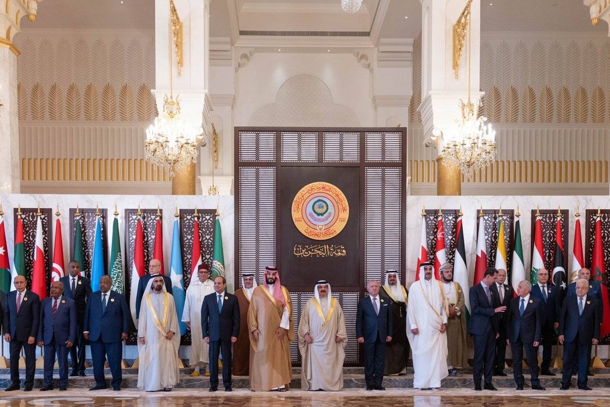 Leaders pose for a family photo as they attend the 33rd Arab League Summit in Manama, Bahrain on May 16, 2024. [Qatar Amiri Diwan - Anadolu Agency ]