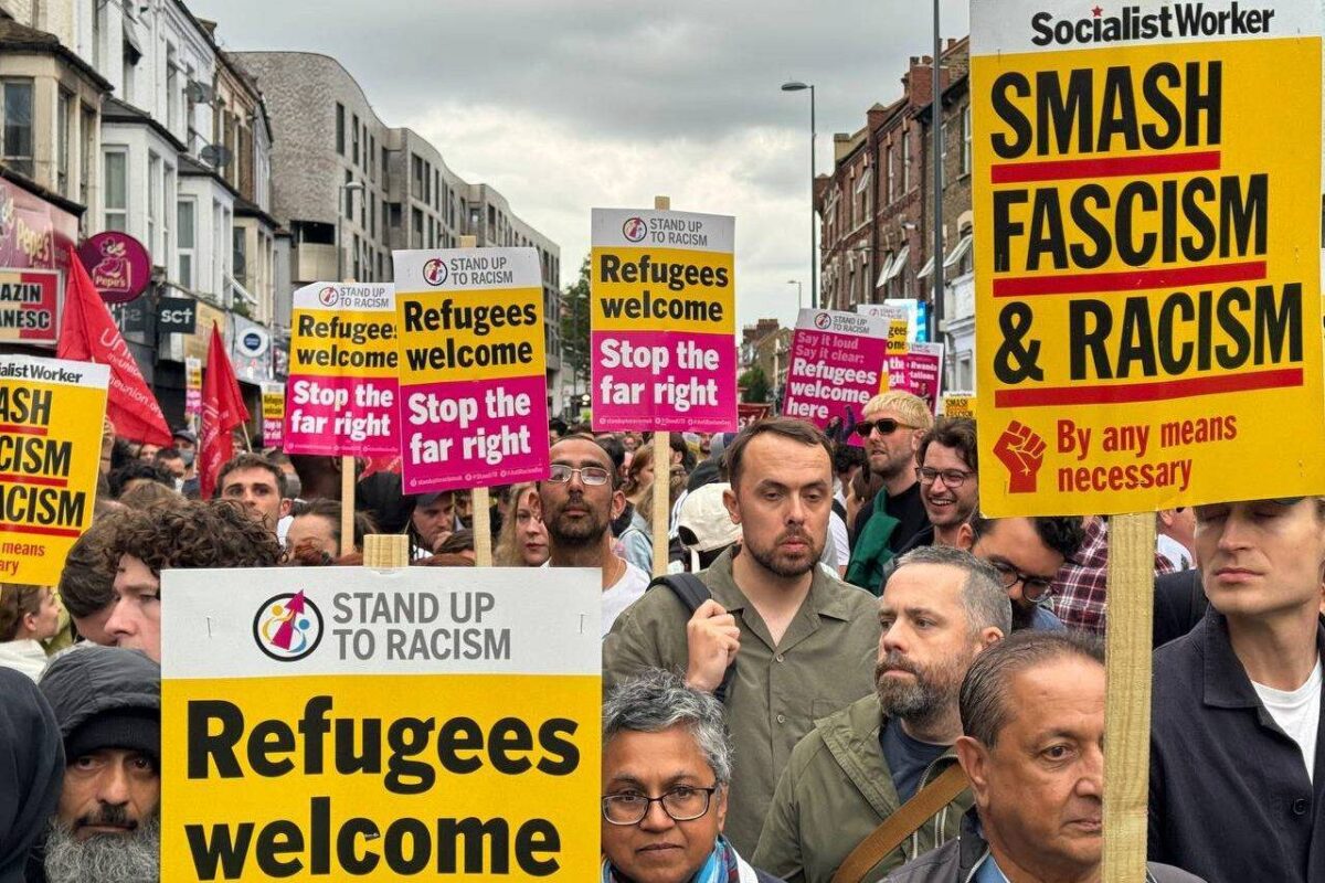 People stage a demonstration against anti-immigration protests in Walthamstow, London, United Kingdom on August 07, 2024 [Burak Bir - Anadolu Agency]