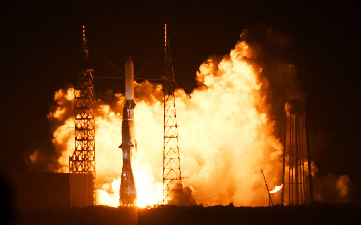 Blue Origin Launches Maiden Flight of New Glenn Rocket – Middle East ...