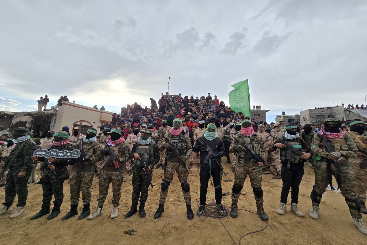 Members of the Al-Qassam Brigades, the military wing of Hamas in Khan Yunis Governorate, Gaza on February 20, 2025. [Ashraf Amra - Anadolu Agency]