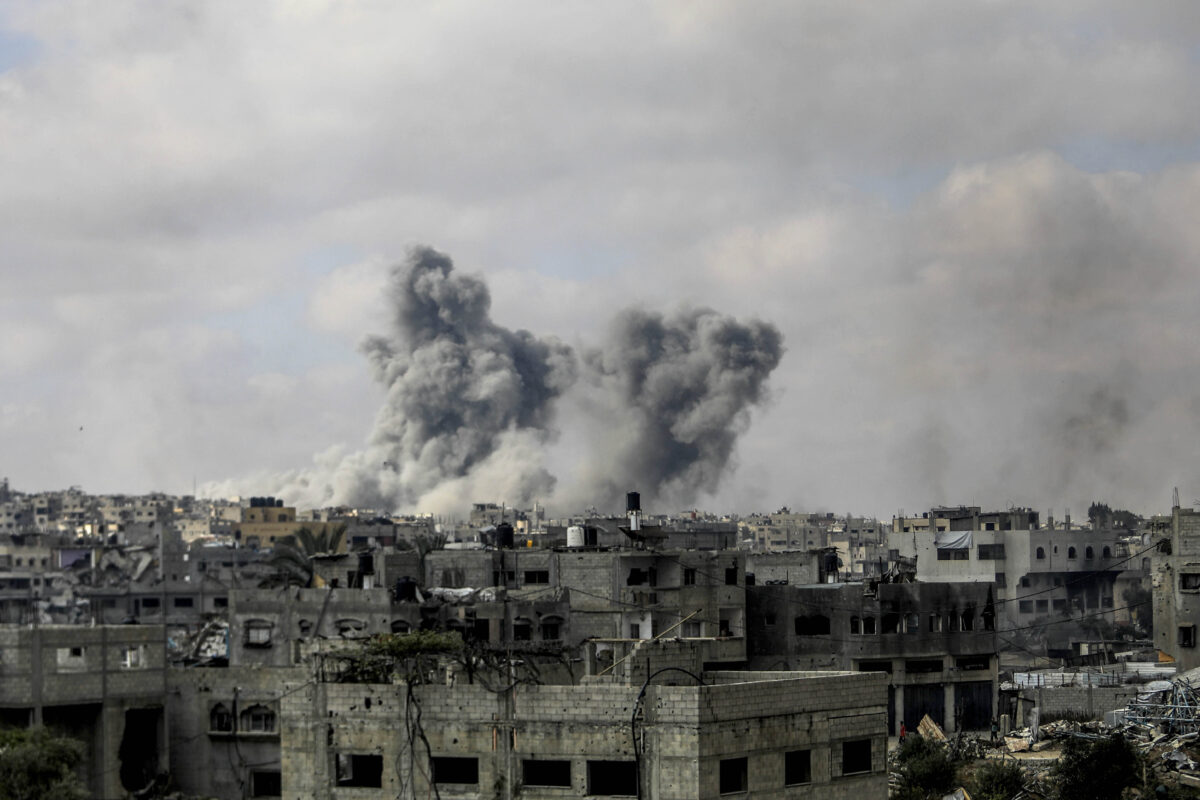 Smoke rises after Israeli forces carried out airstrikes on the Tuffah neighborhood in Gaza City, Gaza, on April 29, 2025 [Mahmoud İssa/Anadolu Agency]