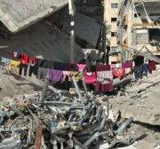 Palestinians use Gaza’s ruins to dry their laundry, on 11 April 2024 [Mohammed Asad/Middle East Monitor]