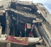 Palestinians use Gaza’s ruins to dry their laundry, on 11 April 2024 [Mohammed Asad/Middle East Monitor]