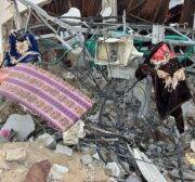 Palestinians use Gaza’s ruins to dry their laundry, on 11 April 2024 [Mohammed Asad/Middle East Monitor]