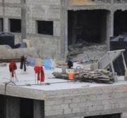 Palestinians use Gaza’s ruins to dry their laundry, on 11 April 2024 [Mohammed Asad/Middle East Monitor]