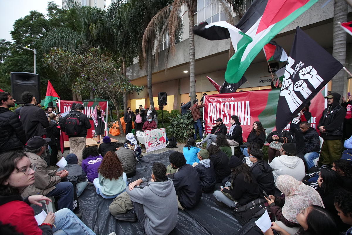 Hundreds protest in Brazil in support of Palestine